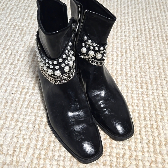 👢 boots - Picture 1 of 3